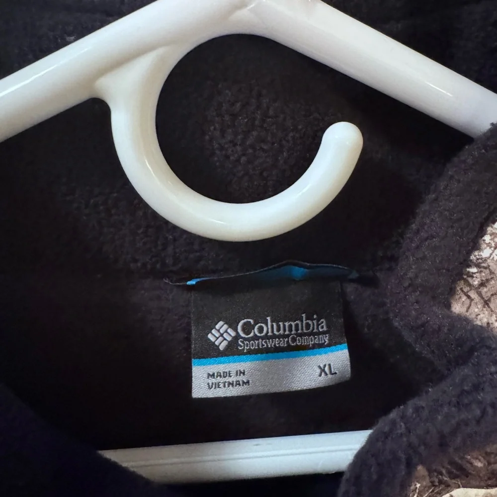Columbia Men's Camouflage and Black Performance Pullover - Picture 2 of 5